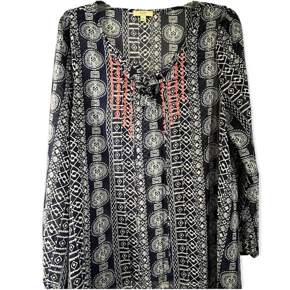 KORI • Navy Blue & White Aztec Design Long Sleeve - Picture 5 of 14